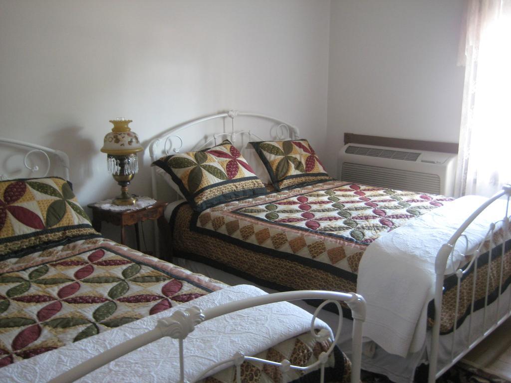 Hotel Backwoods Bed And Bath 2*