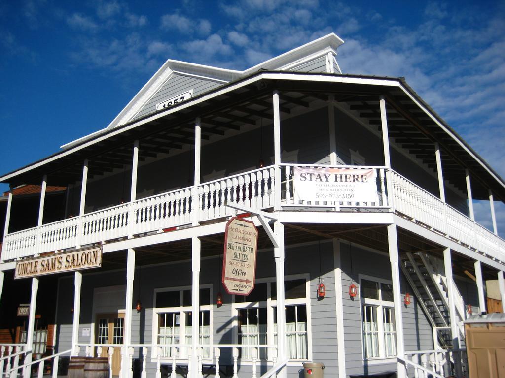 Hotel Backwoods Bed And Bath