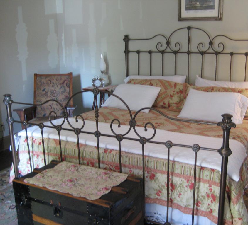 Hotel Backwoods Bed And Bath